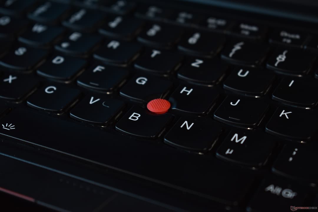 ThinkPad T14s Gen 5 cho doanh nghiệp: 6 điểm cần biết trước khi mua số lượng lớn